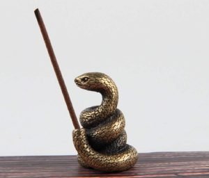 DMtse Brass Mini Antique Snake Statue Incense Holder Burner Ornaments Meditation Serene Statue Figurine Collectible - Image 2