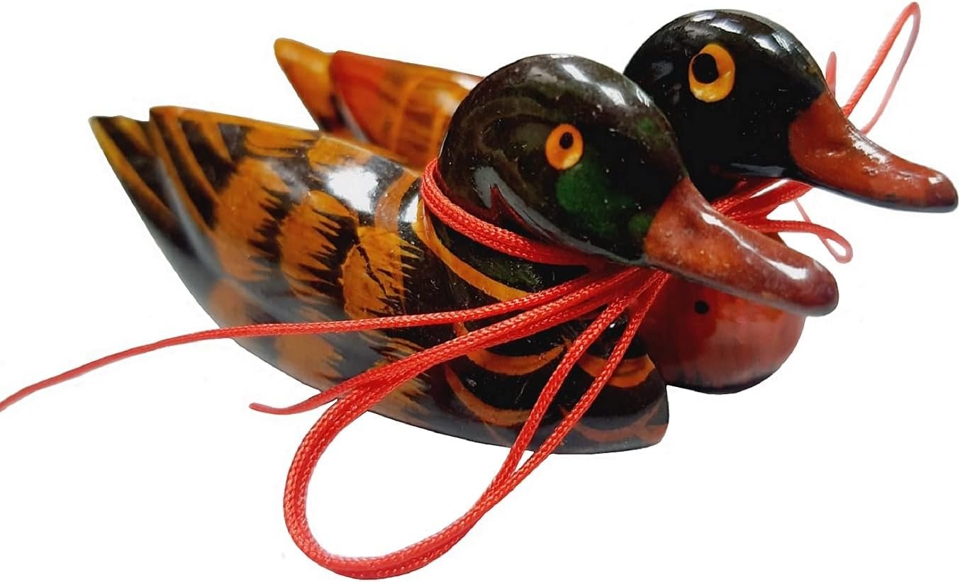 Coppia Di Anatre Mandarine Feng Shui In Resina – Simbolo Di Amore E Fedeltà – Con Braccialetto Portafortuna