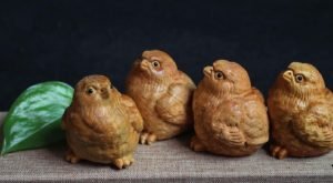 DMtse Hand Carved Natural Wood Bird Statue Cute Funny Sitting Lucky Bird for Animal Sculpture Figurine - Image 5