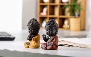 DMtse Buddha Zen Meditation Sitting Ceramic Figurines for Home Decor Accents, Living Room Bedroom Office Decoration Bookshelf TV Stand Decoration Tea Ceremony Sculptures Collection：圖片 2