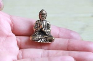 DMtse Brass Mini Antique Sakyamuni Buddha Statue Ornaments Meditation Seated Pose Journey Worship Attractive & Serene Small Pocket Buddha Statue Figurine - Image 3