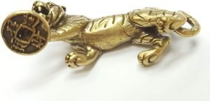 DMtse Chinese Feng Shui Brass Mini Tiger Foot On Lucky Coin Decor Statue Figurines for Animal Sculpture Collectibles Gift：圖片 4