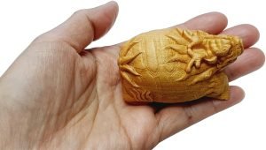 DMtse Hand Carved Natural Wood Lucky Dragon Turtle Statue Religious Sculpture Figurine for Avoiding Evil & Keeping Peace Gift Mascot：圖片 3