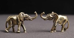 DMtse Chinese Feng Shui Brass Mascot Mini Elephant Decor Statue Figurines for Animal Sculpture of Good Lucky Collectibles Gift：圖片 7