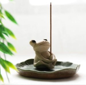 DMtse Handmade Ceramic Mini Frog and Lotus Leaf Tray Stick Incense Burner Holder Small Frog Cute Animal Statue Home Decoration - Image 3