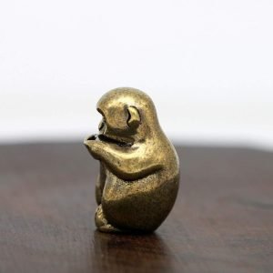 DMtse Brass Mini Antique Monkey Statue Ornaments Meditation Seated Pose Attractive & Serene Small Monkey Statue Figurine：圖片 4