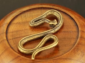 DMtse Chinese Feng Shui Brass Mini Antique Snake Statue Ornaments Meditation Serene Statue Figurine for Animal Sculpture Collectibles Gift - Image 6