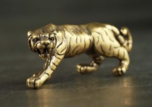 DMtse Chinese Feng Shui Brass Mini Tiger Decor Statue Figurines for Animal Sculpture Collectibles Gift：圖片 3