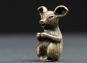 DMtse Brass Mini Antique Piggy Statue Incense Holder Burner Ornaments Meditation Serene Statue Figurine Collectible - Image 2