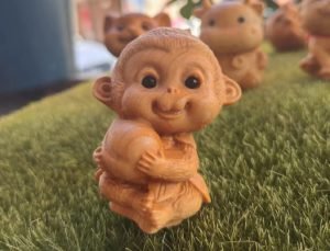 DMtse Hand Carved Natural Wood Monkey Statue Sculpture Animal Figurine Brings Good Lucky for Mascot Gift - Image 6