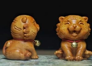 DMtse Hand Carved Natural Wood Tiger Statue Sculpture Animal Figurine Brings Good Lucky for Attract Wealth Collectibles Gift - Image 5